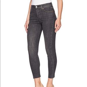LEVI’s wedgie skinny women’s size 29 ravens wing